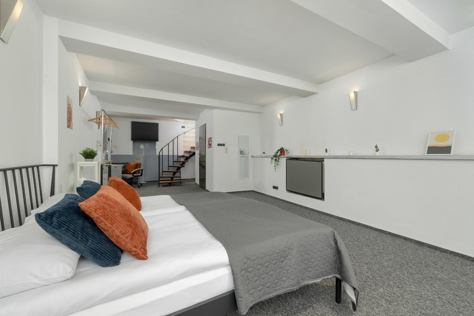 Apartment Apartament Przyszlosci Z Dwiema Sypialniami W Krakowie By Renters *