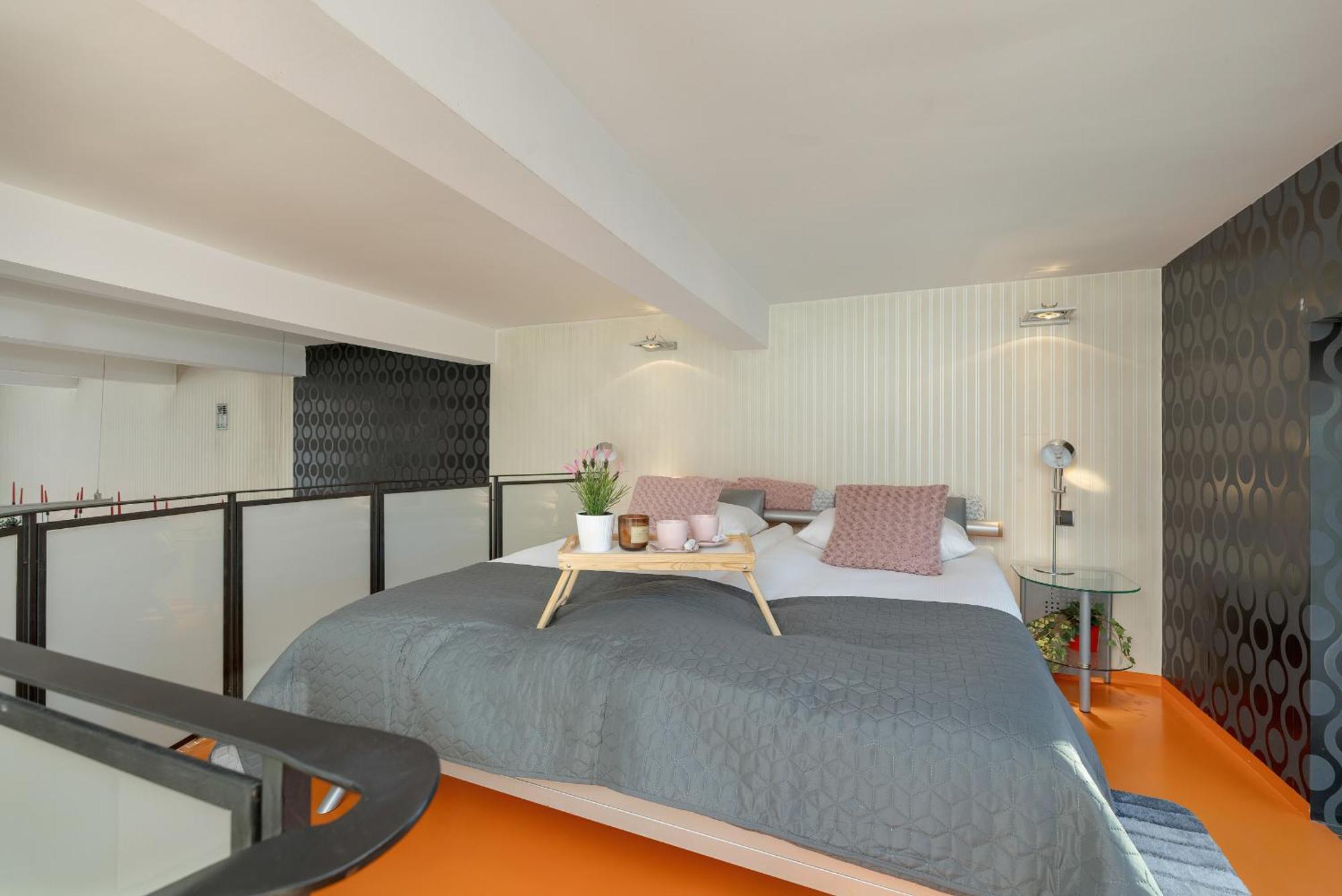 Apartment Apartament Przyszlosci Z Dwiema Sypialniami W Krakowie By Renters *